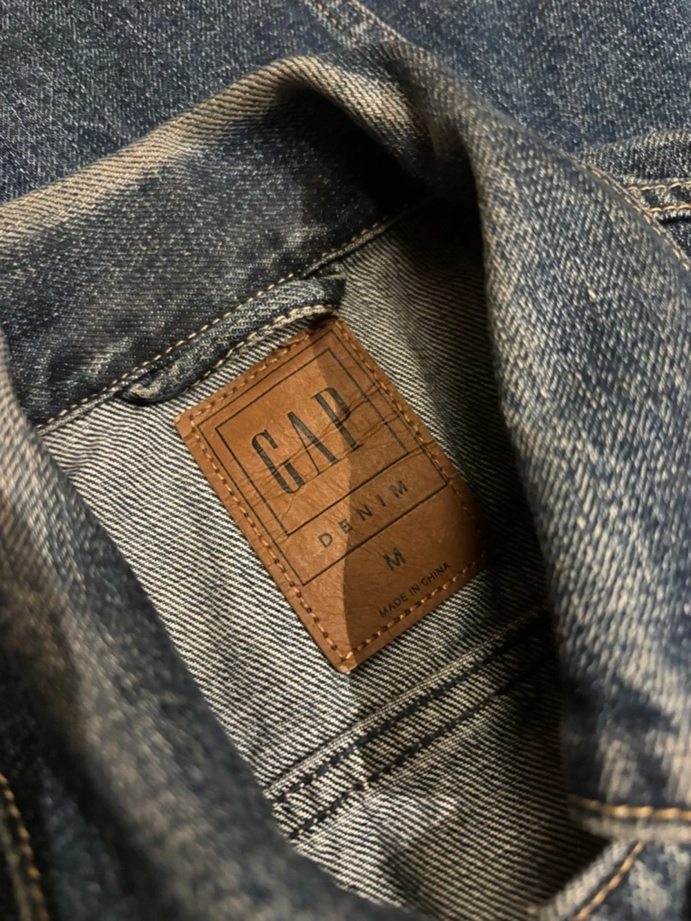 GAP Vintage Style Medium Blue Denim Jacket - Picture 6 of 6